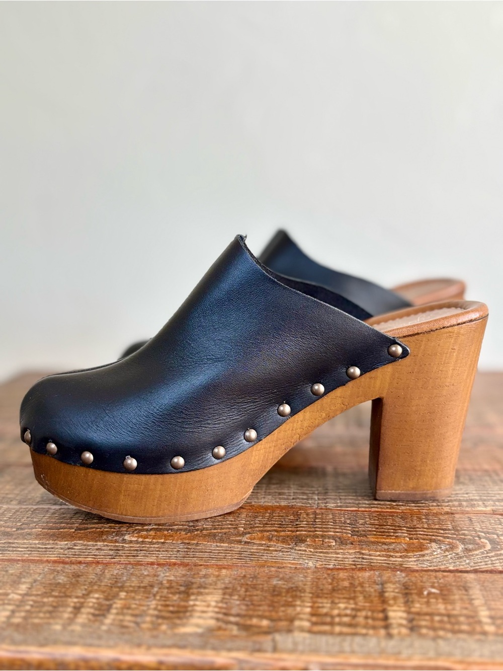 Seychelles Leather Clogs - Picture 4 of 16